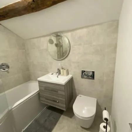 The Old Shippon, * Барбон