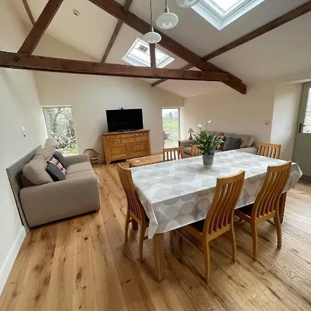 The Old Shippon, Дом отдыха Барбон