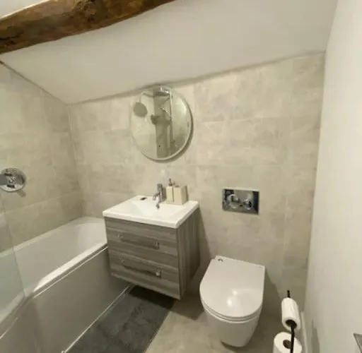 The Old Shippon, * 巴尔伯恩