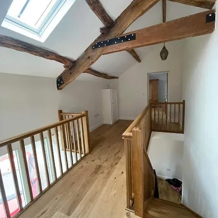 The Old Shippon, بيت للعطل